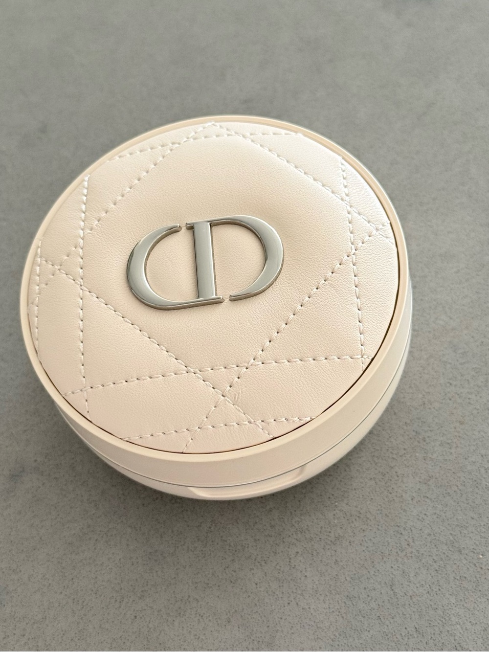 Dior Forever Cushion Powder Fair - Picture 5 of 6